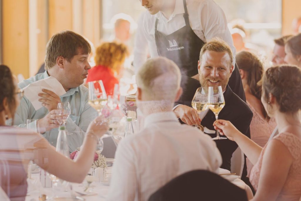 Hochzeit auf dem Brückenbaron — Bild 137